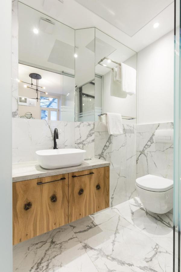 Luxury Dream Suite In The Absolute Center Budapest Luaran gambar